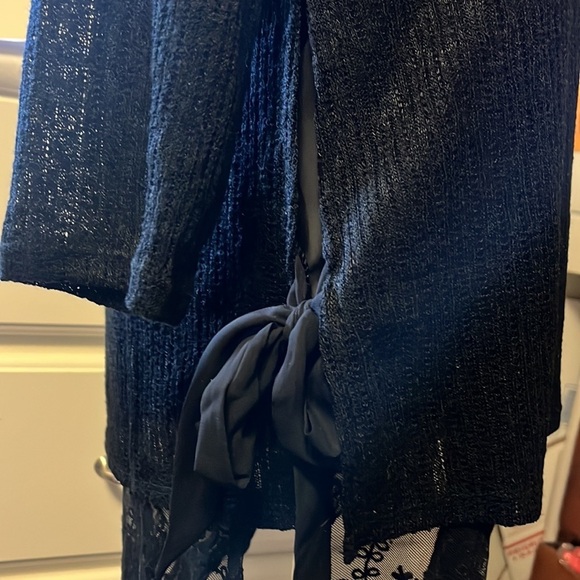 LC Lauren Conrad, black tunic, length top with side, ties and lace bottom, med - Picture 9 of 14